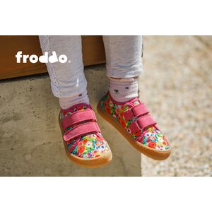 Froddo de copii Adidași, Cu model