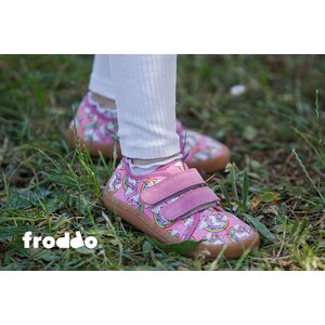 Froddo de copii Adidași, Cu model